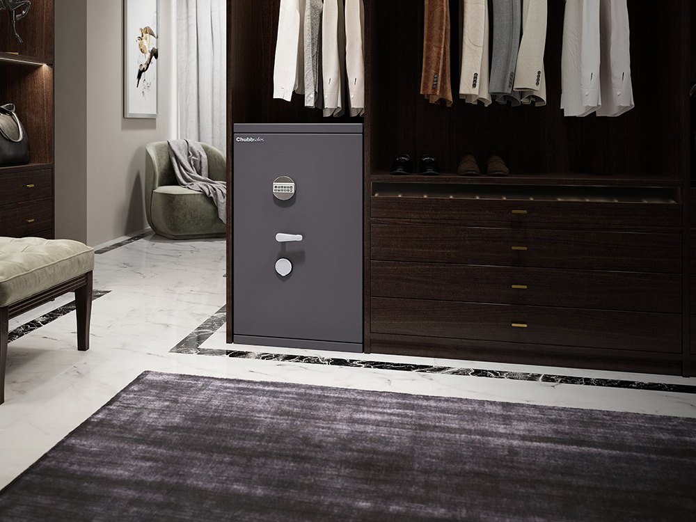 A Chubbsafes DuoForce safe in a dressing room: certified burglary and fire protection for valuables (photo: Chubbsafes)